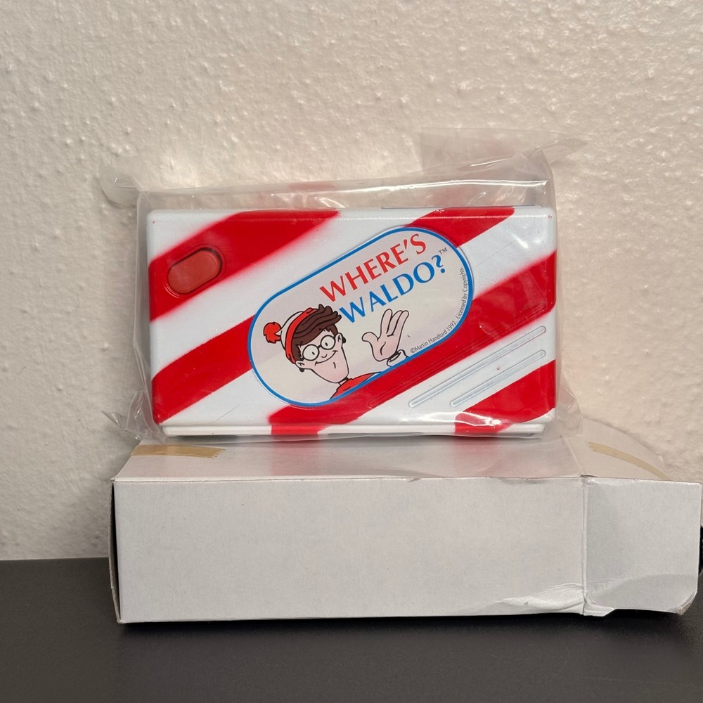 Where's Waldo 110 Film Camera Unisex Red White New Vintage 1992 Martin Handford